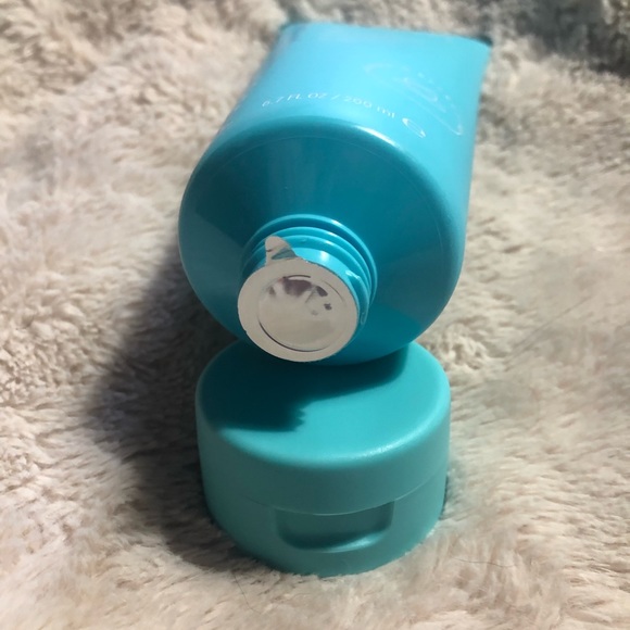 TULA The Cult Classic Purifying Face Cleanser - Picture 6 of 6